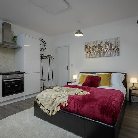 King Sized Luxury - Stylish Studio Flat Блекпул Екстериор снимка